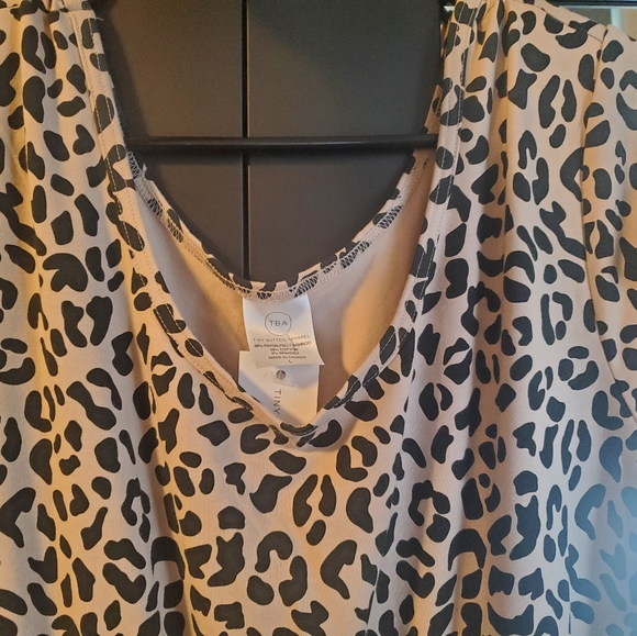 TBA Leopard Romper - Picture 4 of 4